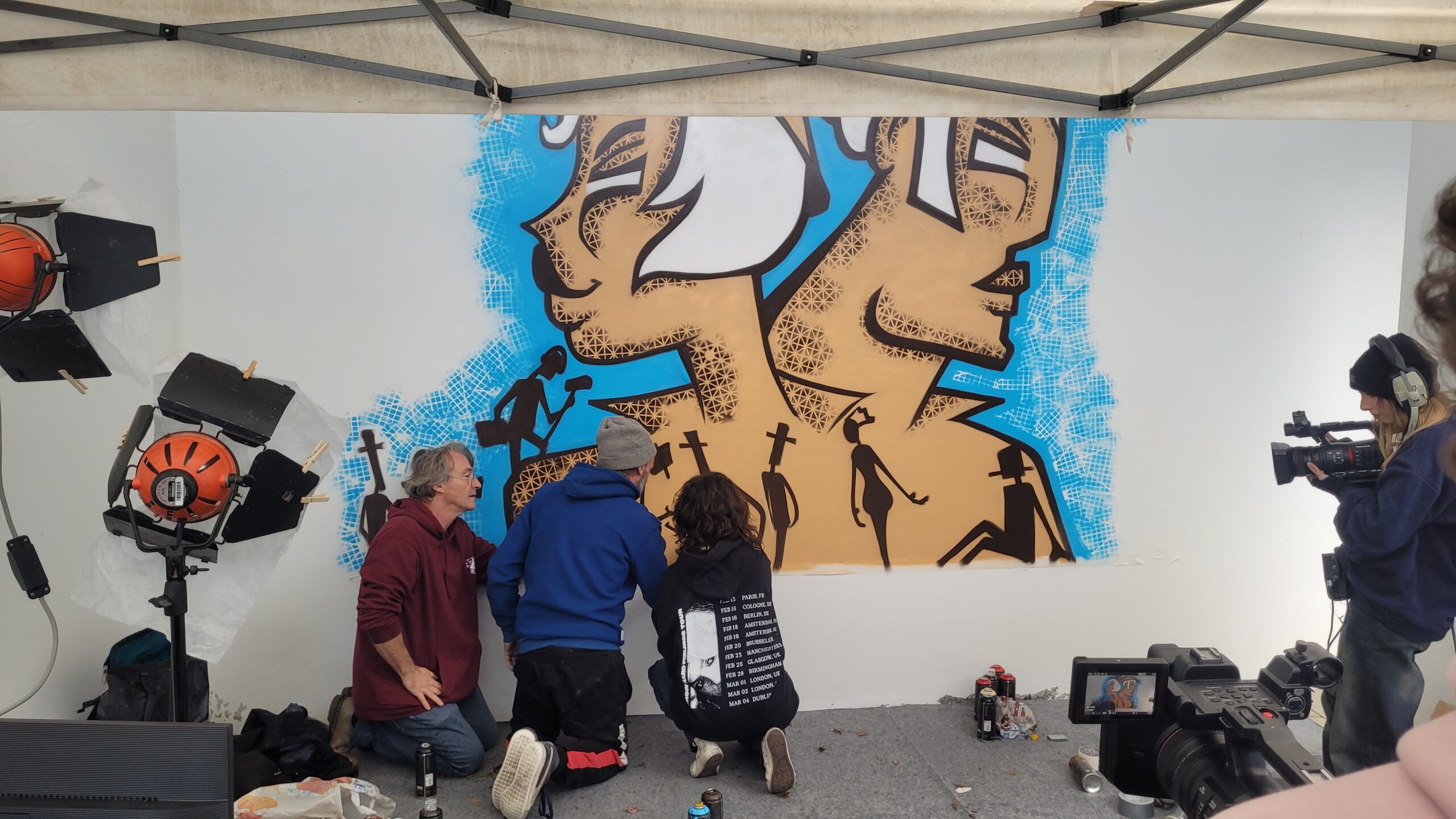 http://Peinture%20d'une%20oeuvre%20en%20direct%20dans%20le%20bâtiment%20lors%20des%206h00